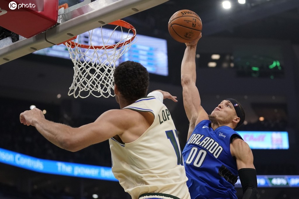 魔术主场击败骑士，灵兽维奇复出助攻连胜的简单介绍