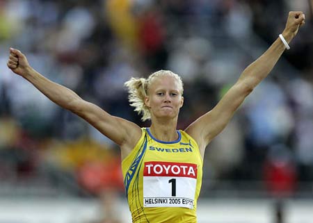 芬兰队田径选手获得接力比赛第二名 芬兰队田径选手获得接力比赛第二名