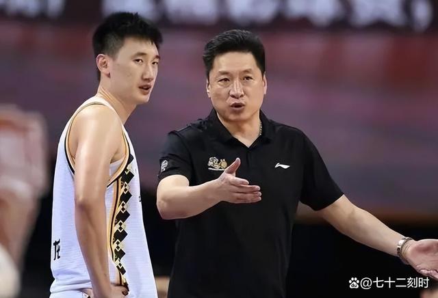 球队经理组召开内部会议,商议球队发展策略的简单介绍 球队经理组召开内部会议,商议球队发展策略的简单介绍