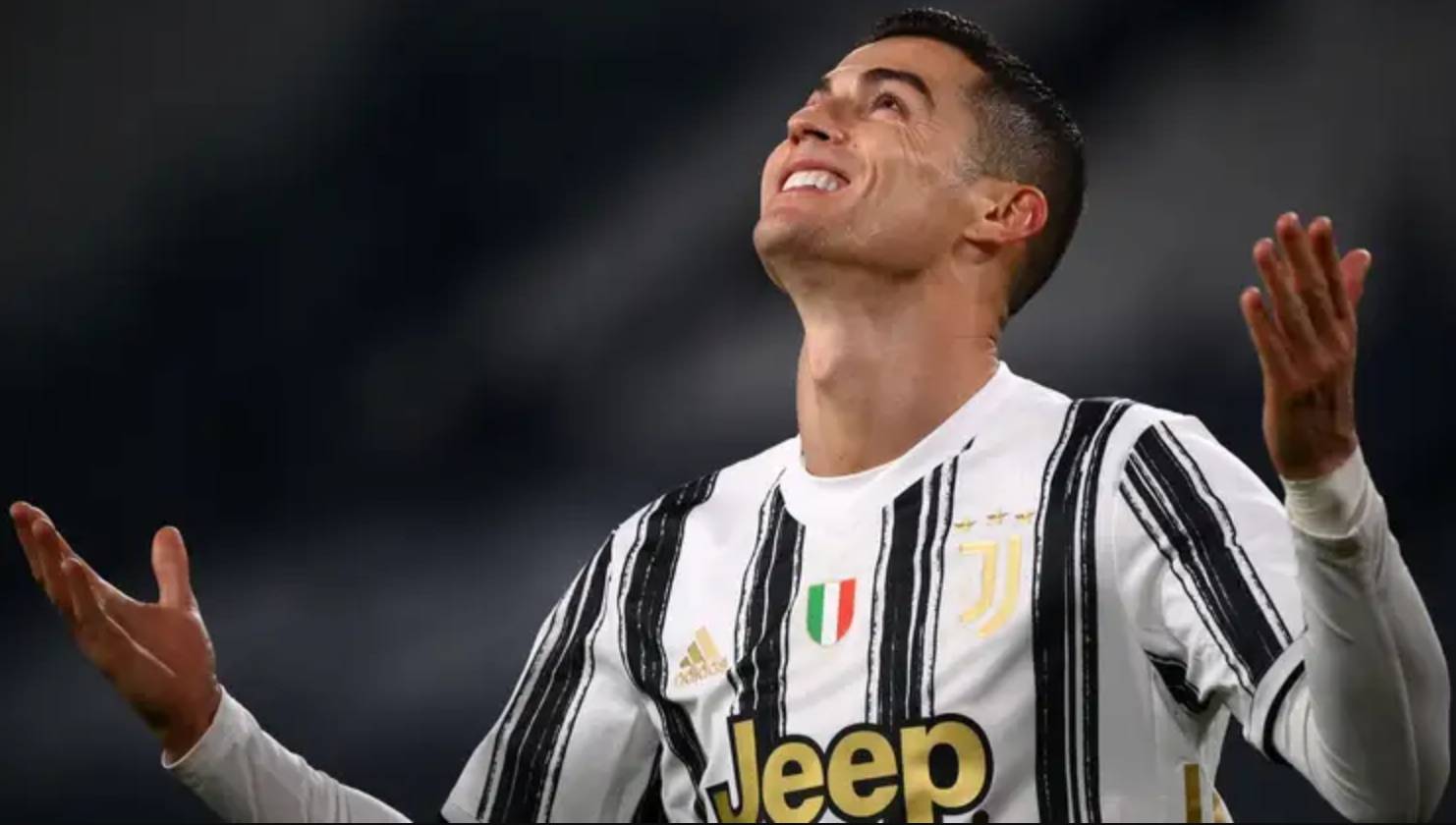 尤文图斯的球员在场上展现出色表现 尤文图斯的球员在场上展现出色表现