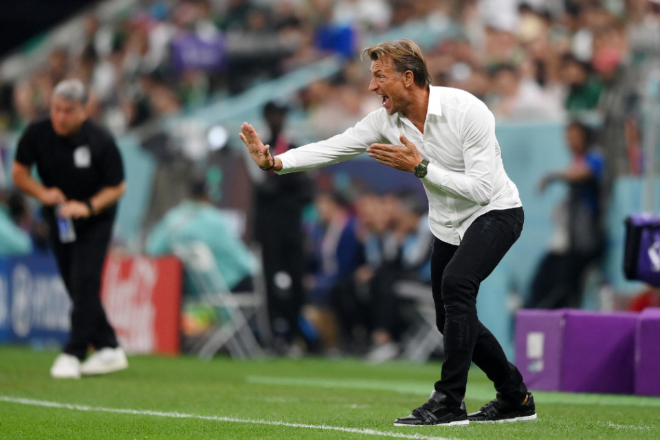 包含名帅回归，球队面貌焕然一新的词条