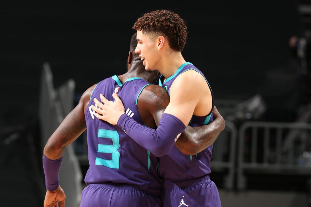 新秀独得三双，球队一路领先晋级