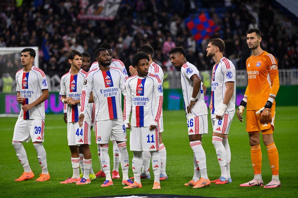 关于热那亚客场击败萨索洛，取得关键三分的信息