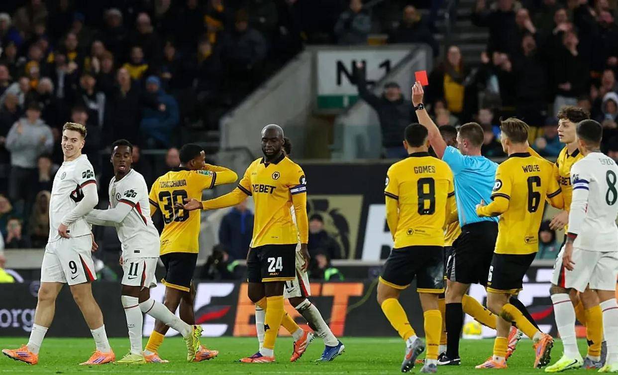 九游体育APP下载-狼队连续取胜，冲击联赛前四