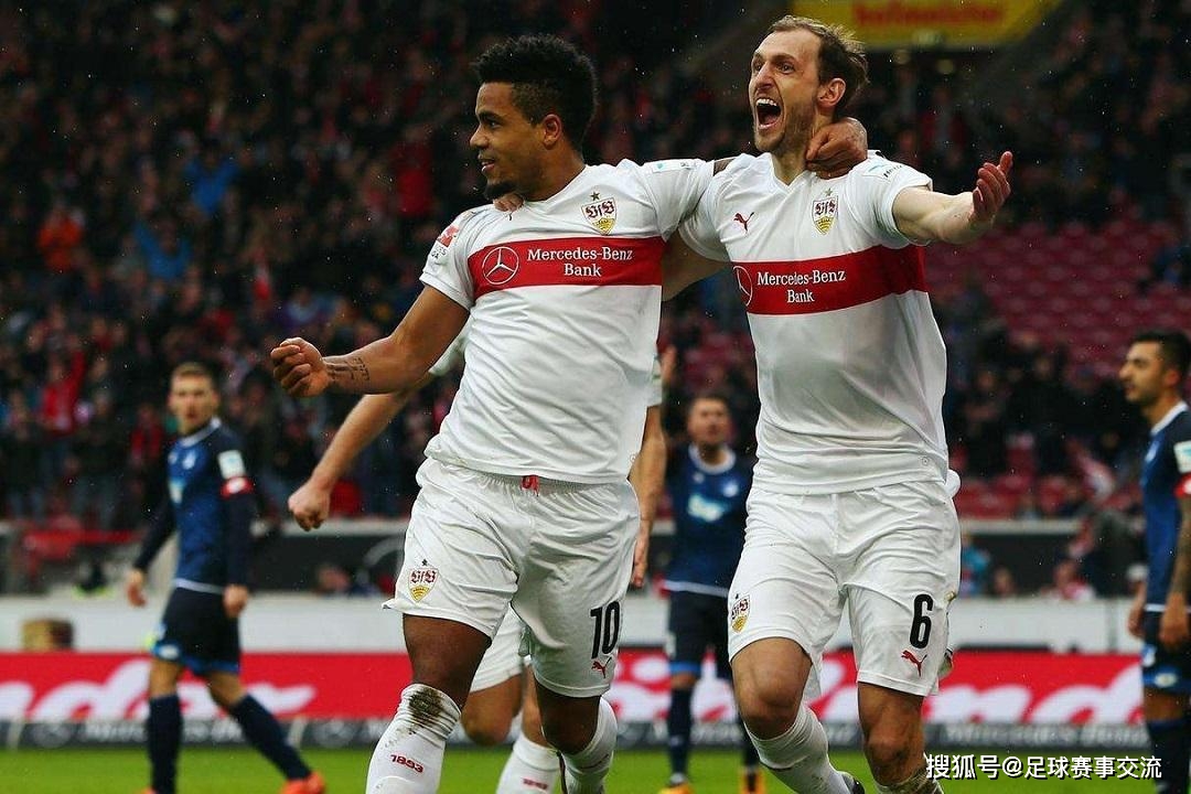 包含波兰客场逼平德国，势均力敌的对战的词条