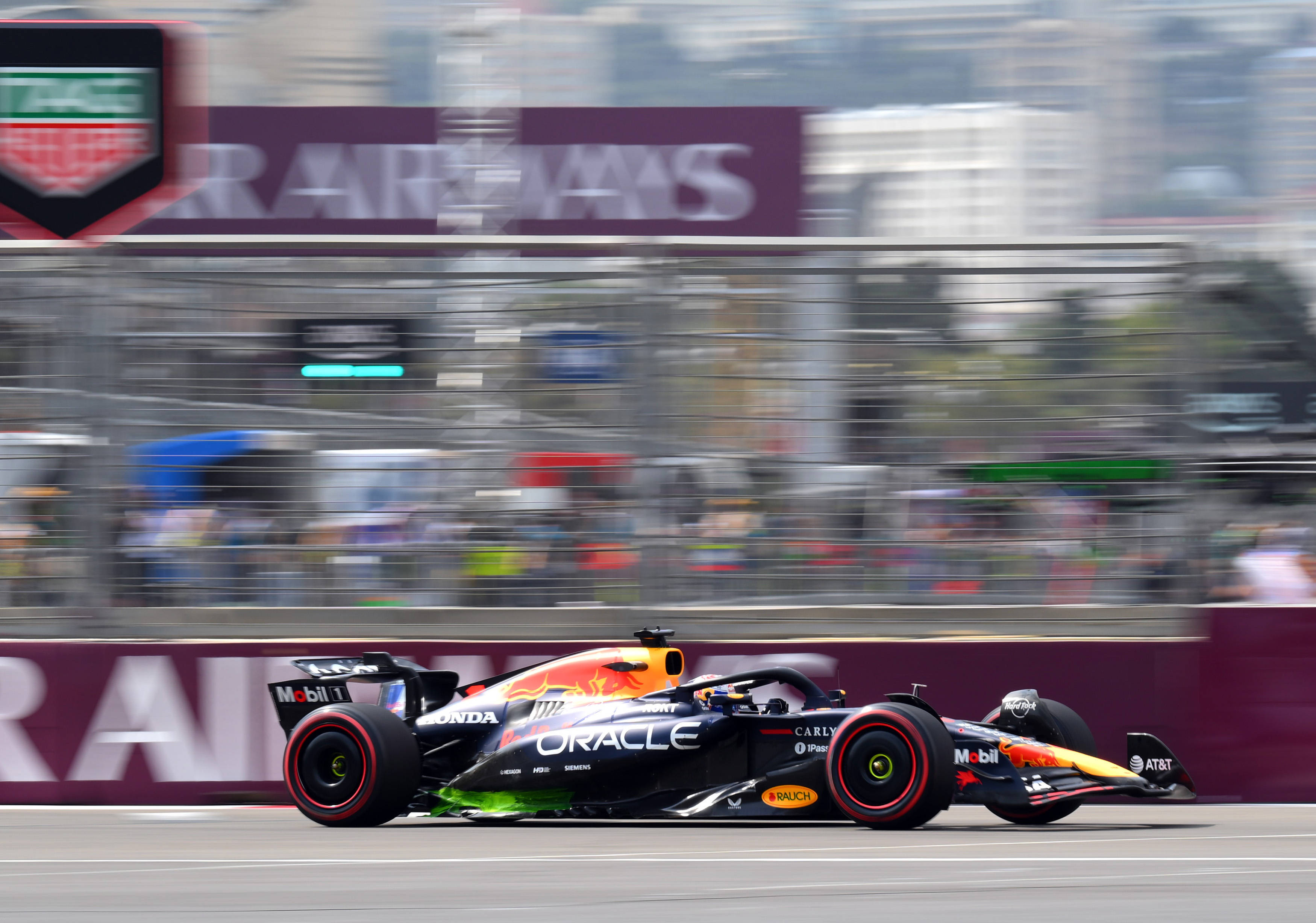 包含梅赛德斯碾压红牛车队,勒克莱尔关键制胜的词条 包含梅赛德斯碾压红牛车队,勒克莱尔关键制胜的词条