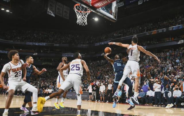 关于天津队完胜骑士，莫兰特统治全场的信息