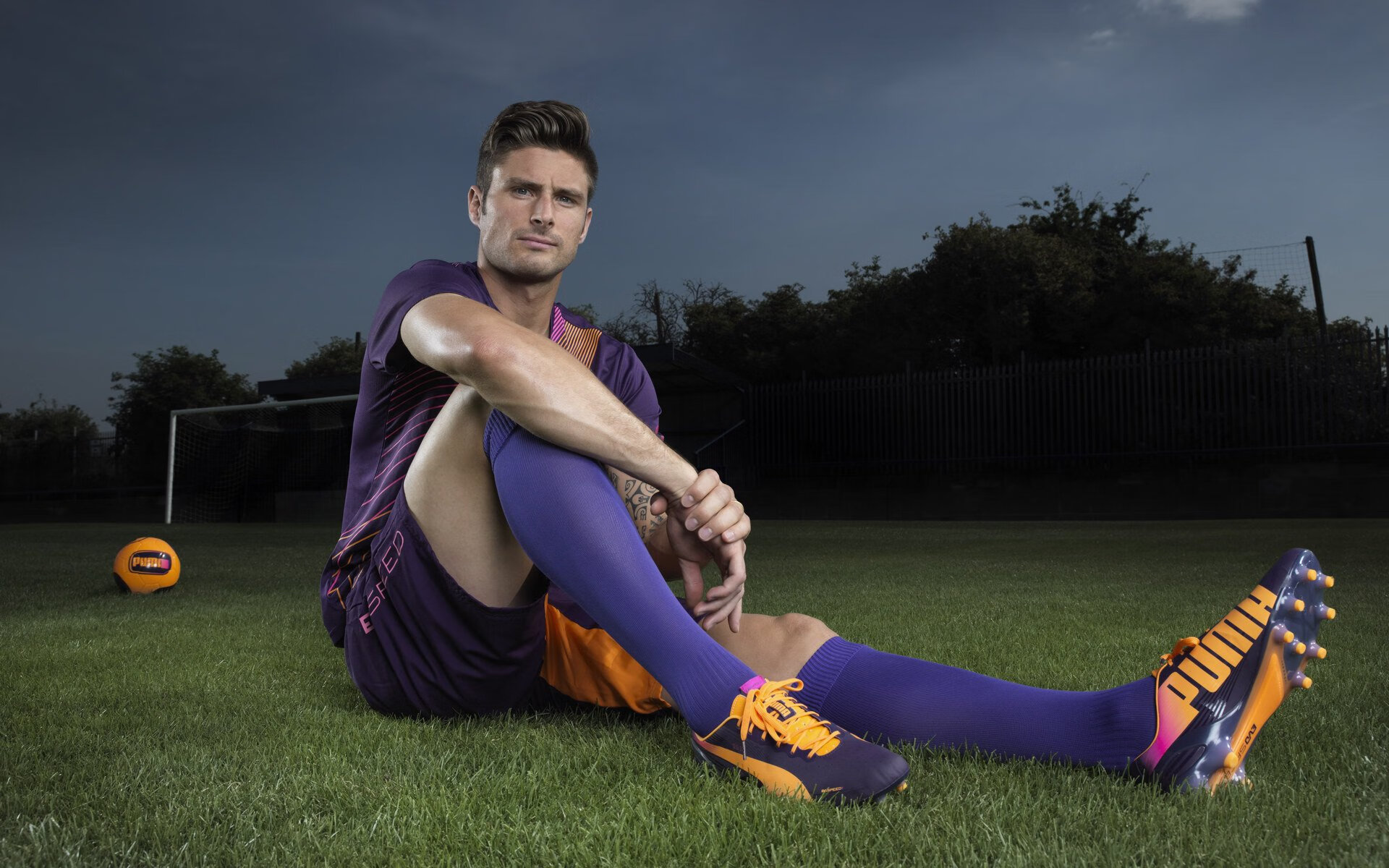 当东方巨龙遭遇南美神鹰，莱万在跨洲焦点战中完成自我证明