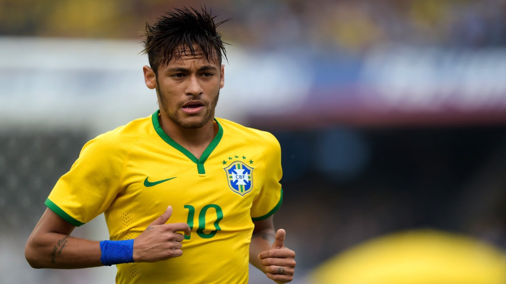 奥亚尔萨瓦尔爆发之夜，喀麦隆新星闪耀，非洲雄狮险胜巴萨传奇