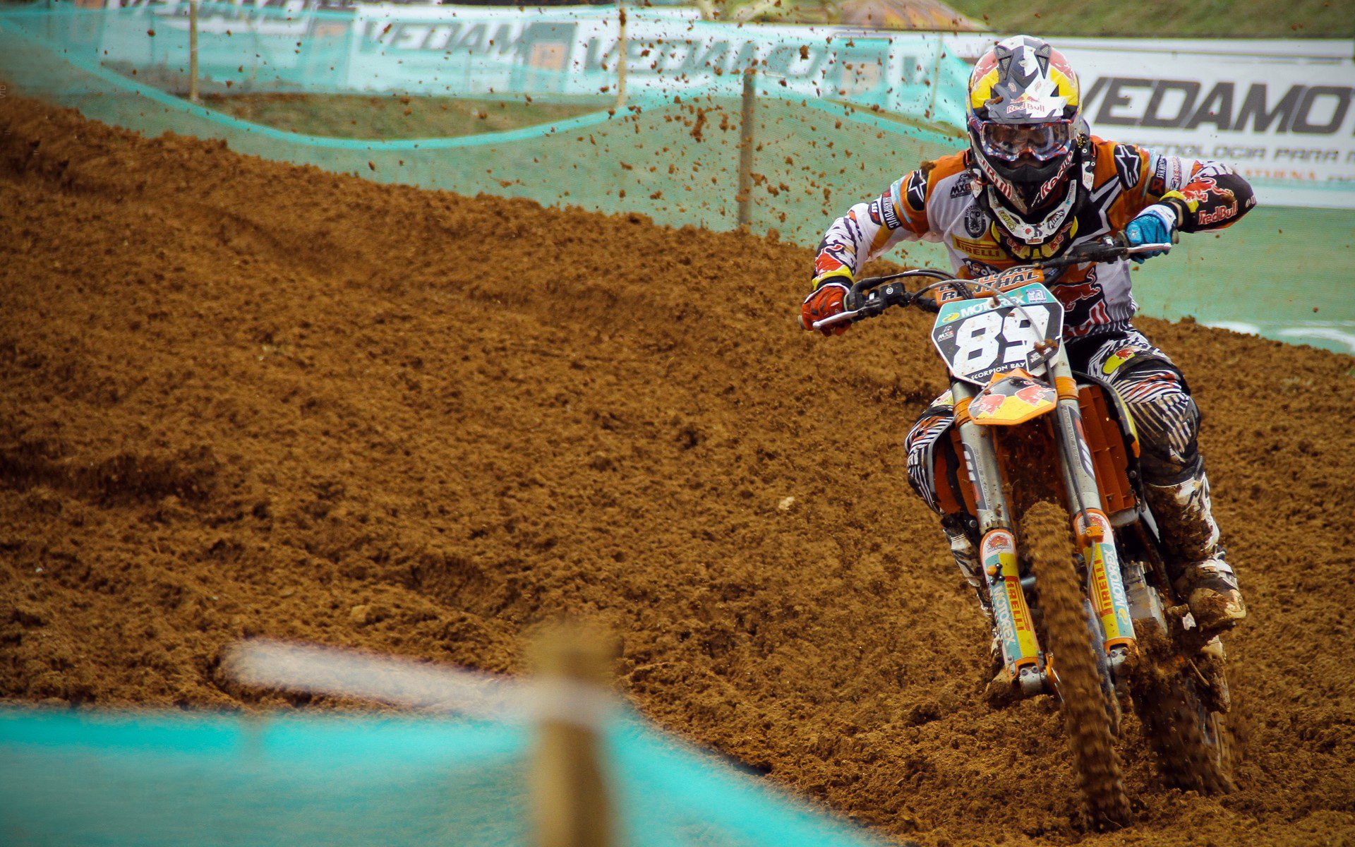 西甲国家德比之夜,爱德华兹完成里程碑